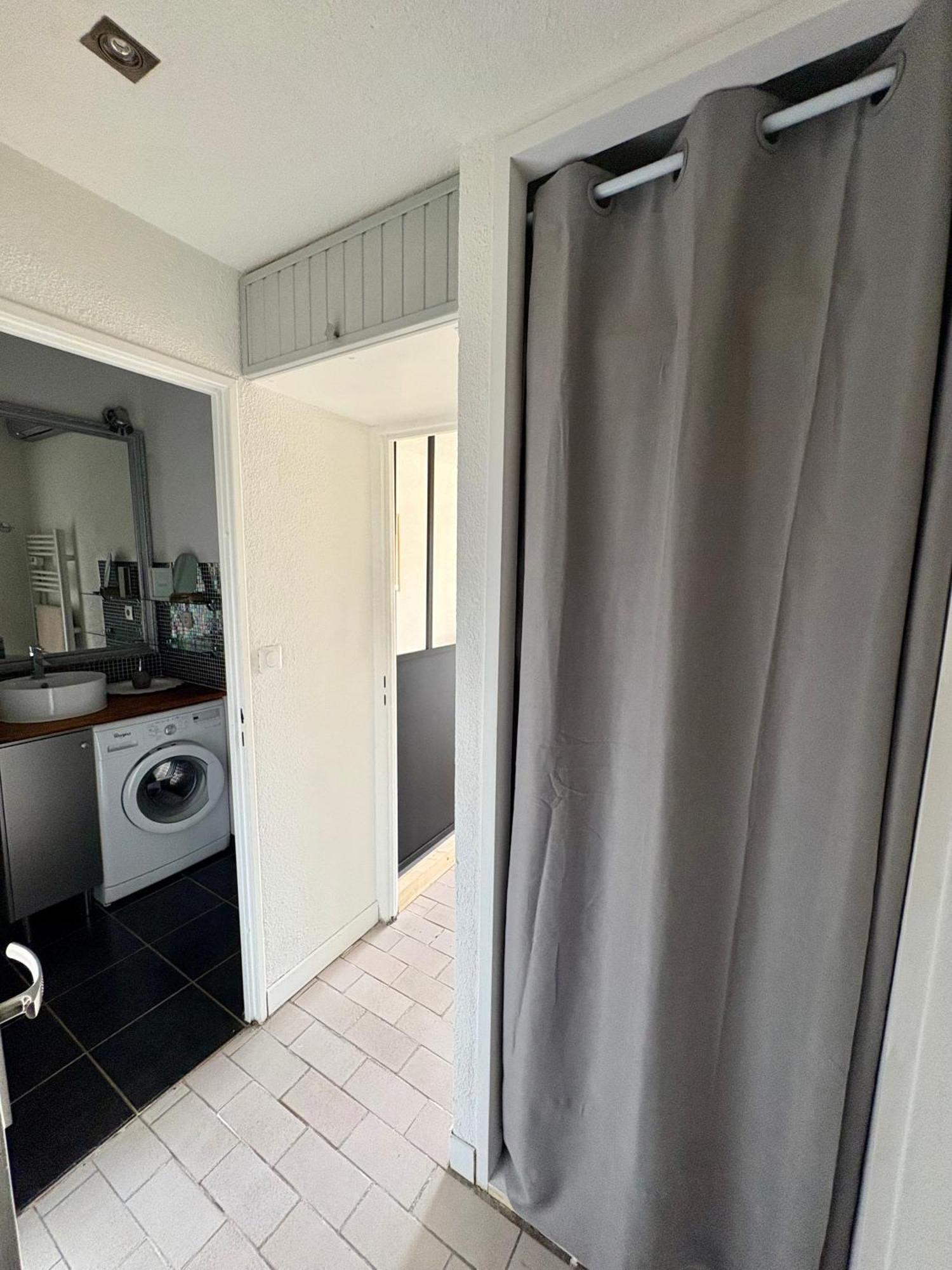 Sejour Au Port Apartment Hyeres Luaran gambar
