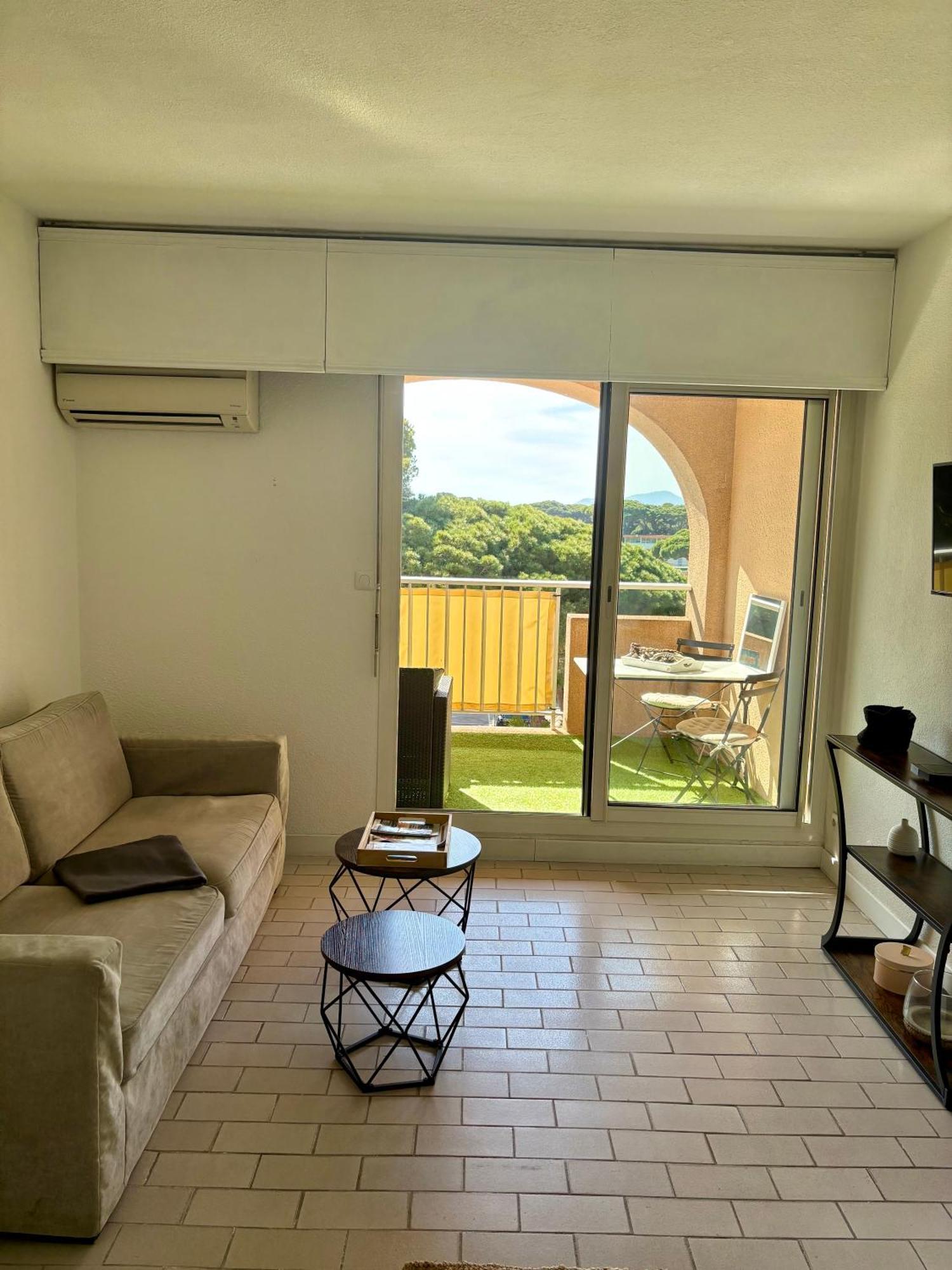 Sejour Au Port Apartment Hyeres Luaran gambar