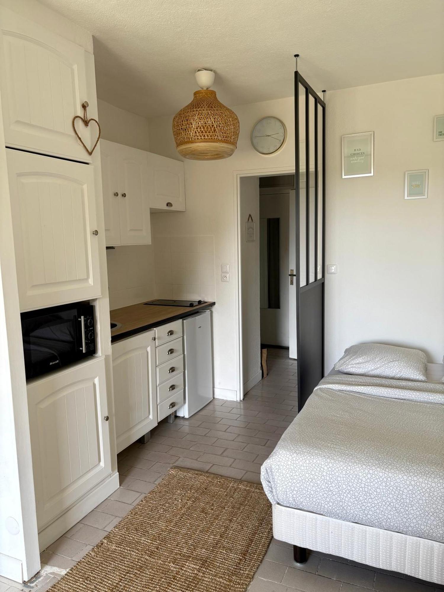 Sejour Au Port Apartment Hyeres Luaran gambar